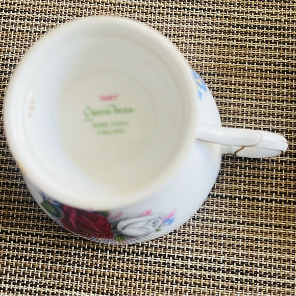 Queen Anne Duet Floral Teacup and Saucer Set - Picture 5 of 7